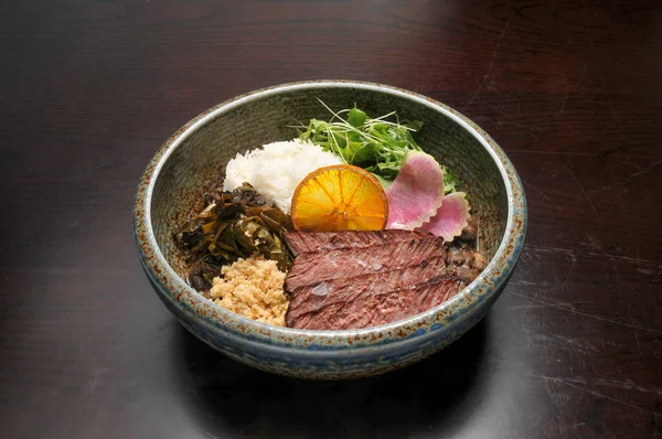 Fayjoada olarak bilinen lezzetli Brezilya yemeği.