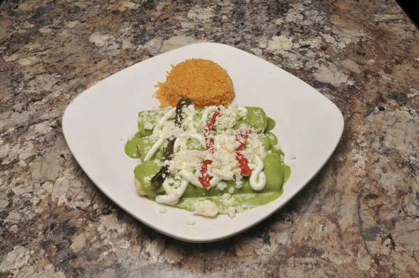 Authentic Traditional Mexican Cuisine Dish Known Green Enchiladas — Stock Photo, Image