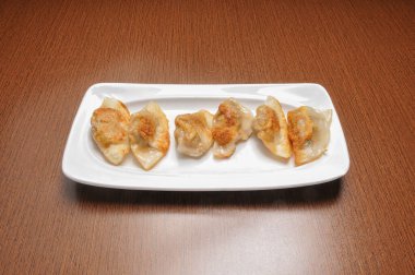 Geleneksel ve otantik Çin mutfağı. Kızarmış hamur köftesi olarak bilinir.