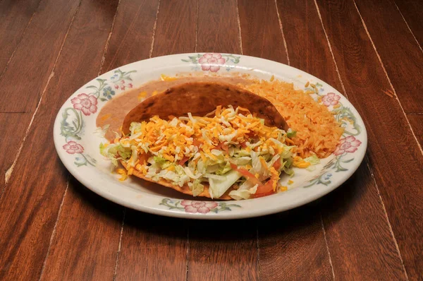 Auténtico Plato Mexicano Conocido Como Chalupa — Foto de Stock