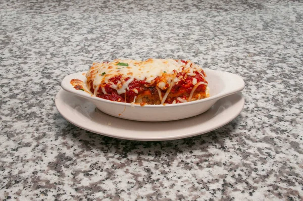 Nagy Szelet Ízletes Házi Olasz Lasagna — Stock Fotó