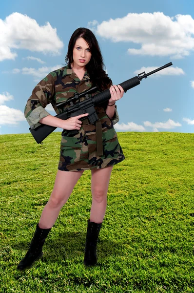 Vrouw soldaat — Stockfoto