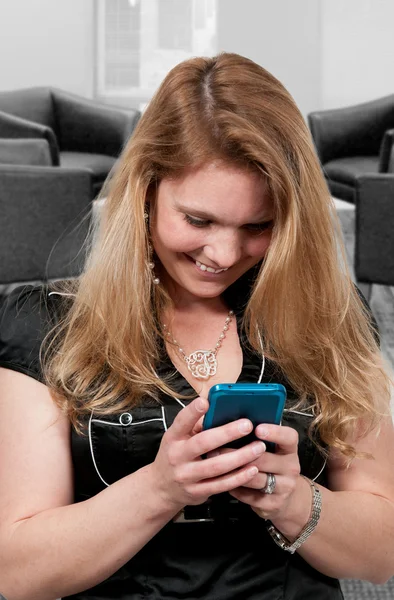 Beautiful Woman Texting — Stock Photo, Image