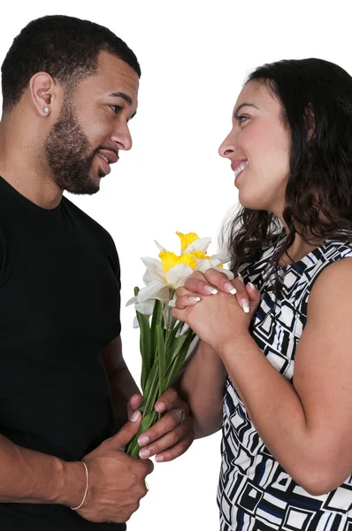 Man vrouw bloemen geven — Stockfoto