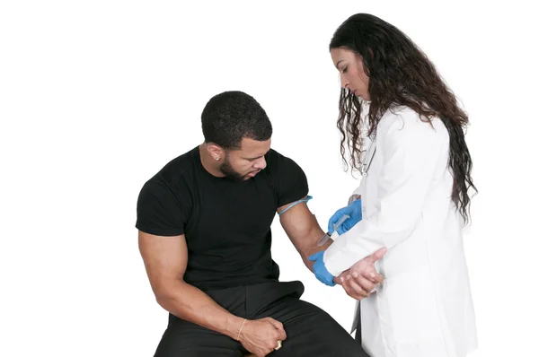 Arzt untersucht Patient — Stockfoto