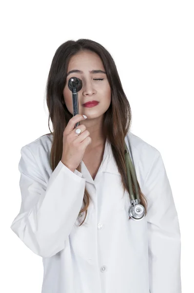 Doktor žena s otoskop — Stock fotografie
