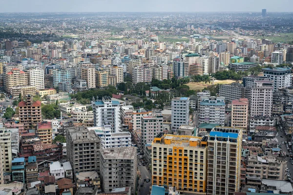 Widok z lotu ptaka na stolicę Dar Es Salaam w Tanzanii w Afryce — Zdjęcie stockowe