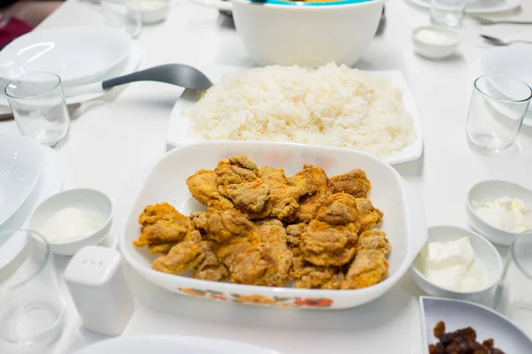 Verschiedene Zutaten für die Zubereitung des Mittagessens — Stockfoto