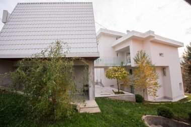 Çağdaş, güzel, modern Beyaz Saray dış görünüşü.