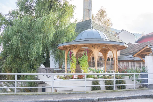 Mosque with fountain in front Sadrvan — Stock Photo, Image