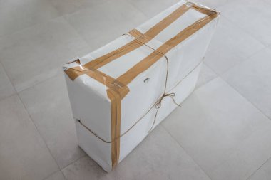 Teslimat kutusu çok uzaklardan geldi, kaliteli.