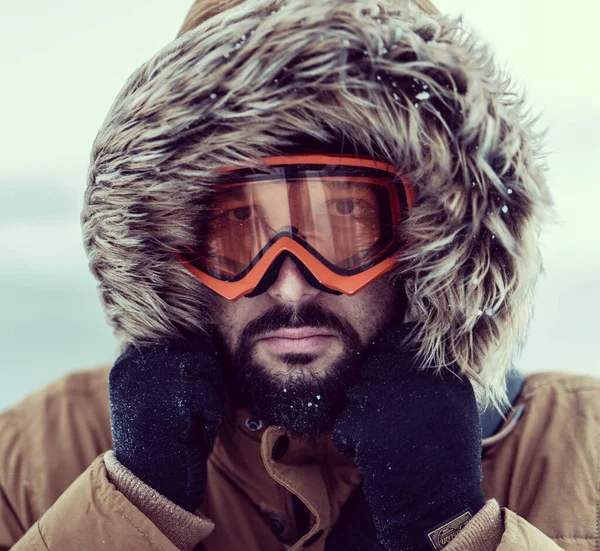 Winter Mann Nahaufnahme Porträt in hoher Qualität Foto — Stockfoto