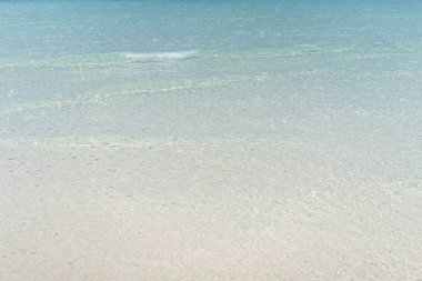 Güzel tropikal beyaz kumsal