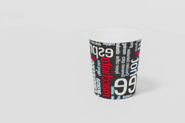 Yeniden kullanılabilir çevre dostu arka planda güzel bir fincan