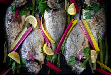 Sebzeli lezzetli balık hazırlıyorum.