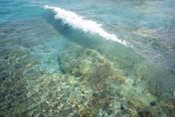 Agua de mar makin hermosas olas — Foto de Stock