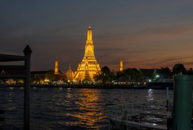 Gece Wat Arun tapınağı. Yüksek kalite fotoğraf