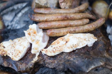 Dağlarda taş Barbekü