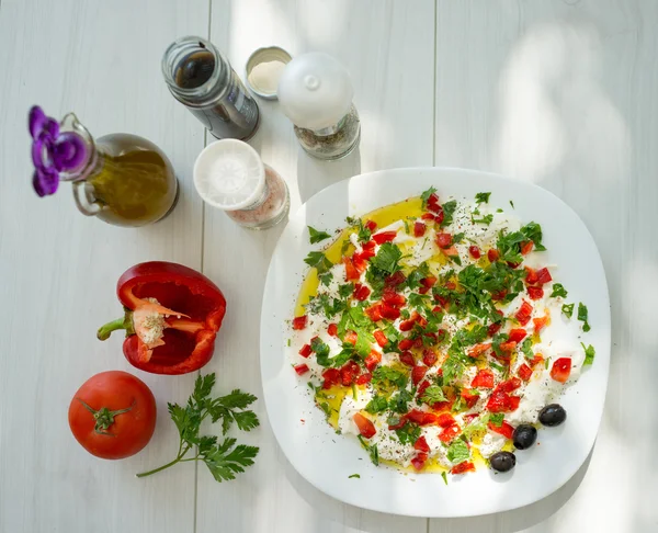 Sommer-Bioküche, Zubereitung von Speisen mit Gemüse — Stockfoto