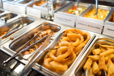 Restoranda yemek büfesi