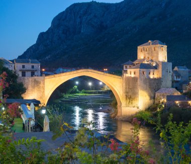 Eski Mostar Köprüsü
