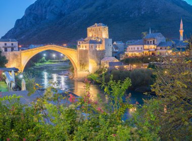 Eski Mostar Köprüsü