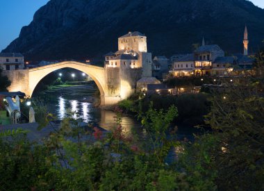 Eski Mostar Köprüsü