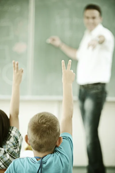 Kinder haben Unterricht — Stockfoto