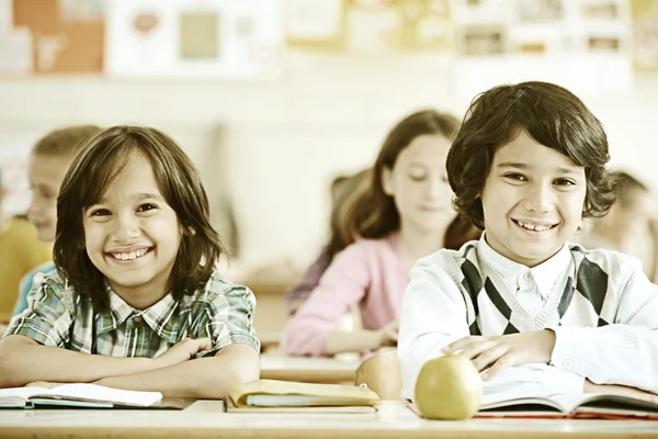 Kinder haben Unterricht — Stockfoto