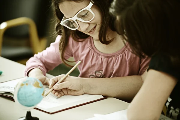 Kinder haben Unterricht — Stockfoto