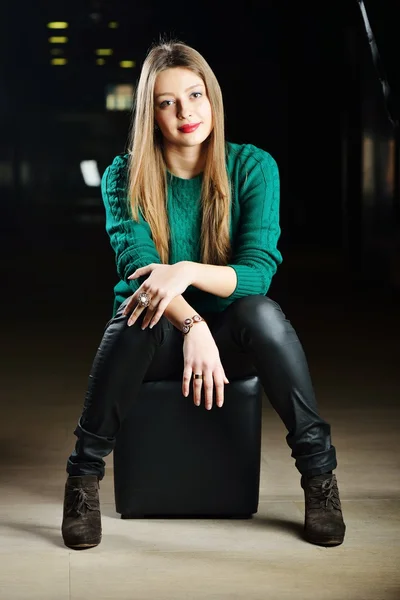 Beautiful girl portrait — Stock Photo, Image