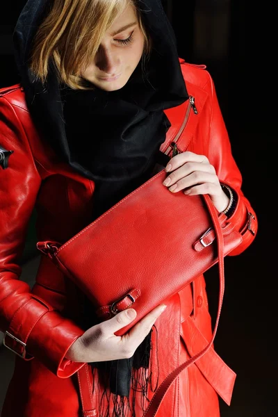 Fashionable girl in red — Stock Photo, Image