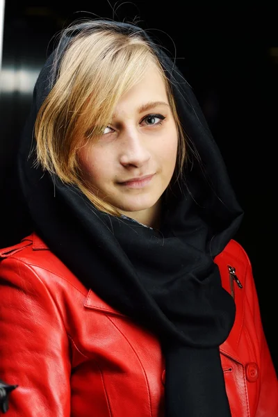 Fashionable girl in red — Stock Photo, Image