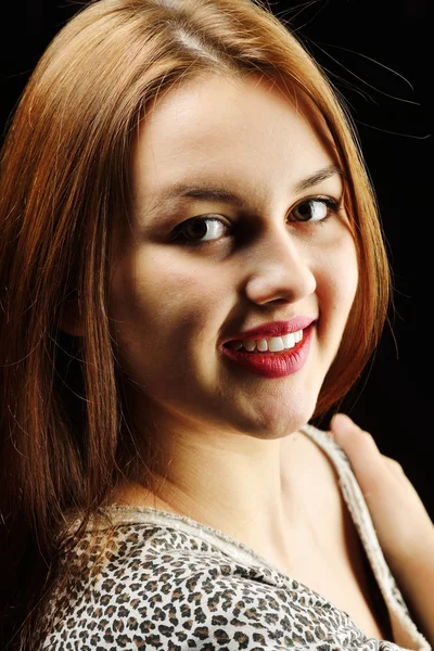 Vermelho retrato da menina do cabelo — Fotografia de Stock