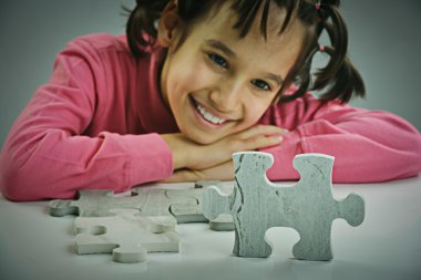 Parçalı bulmaca bağlanma çocuk