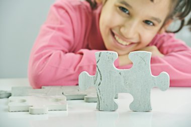 Parçalı bulmaca bağlanma çocuk