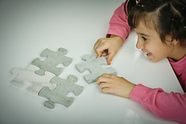 Parçalı bulmaca bağlanma çocuk