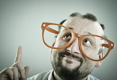 Yakışıklı bir adamın portresi.