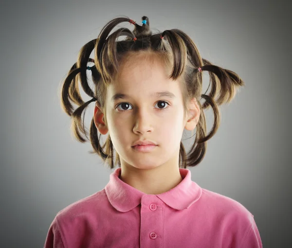 Retrato divertido de niño con peinado — Foto de Stock