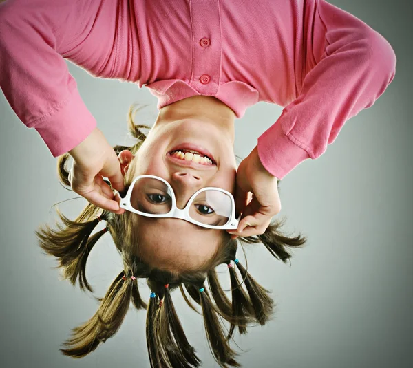 Retrato engraçado de criança com estilo de cabelo — Fotografia de Stock