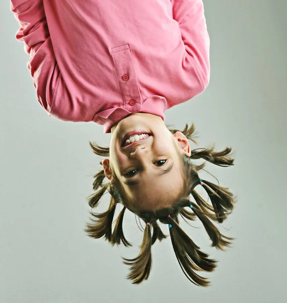 Drôle de portrait d'enfant avec la coiffure — Photo