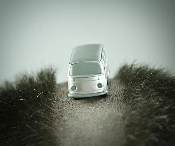 Alternatív út az autók a férfi fejét fogalmi kép — Stock Fotó