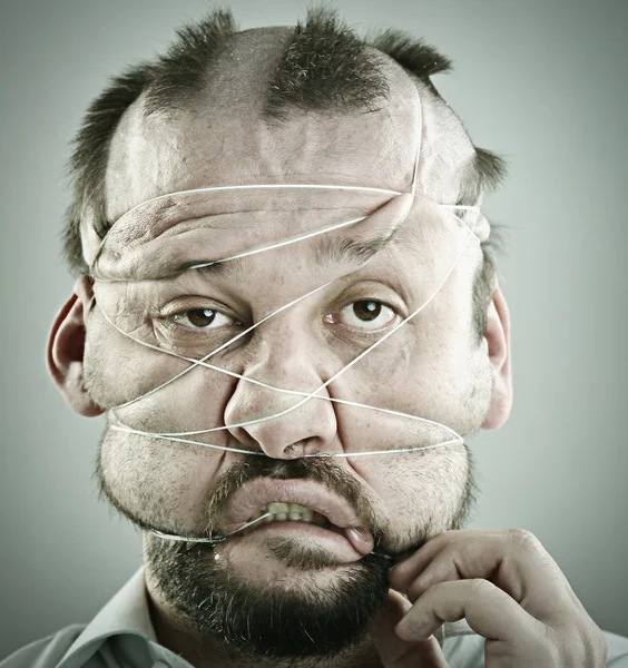 Εννοιολογική πορτρέτο του τρελλό άτομο με ασυνήθιστη κομμωτι — Φωτογραφία Αρχείου