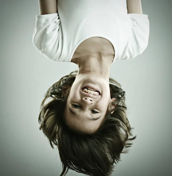 Retrato engraçado de criança com estilo de cabelo — Fotografia de Stock