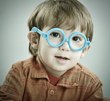 İki yaşında poz bebeğim