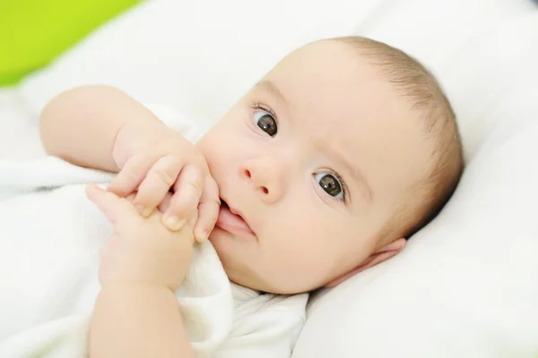 Schattige babyjongen — Stockfoto