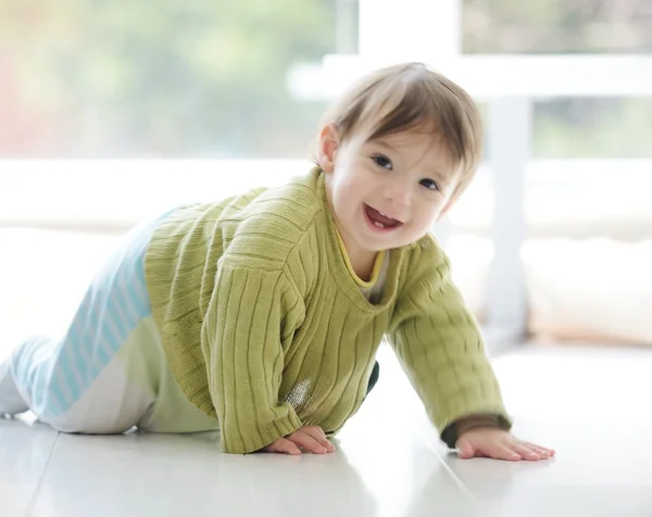 Förtjusande baby pojke — Stockfoto