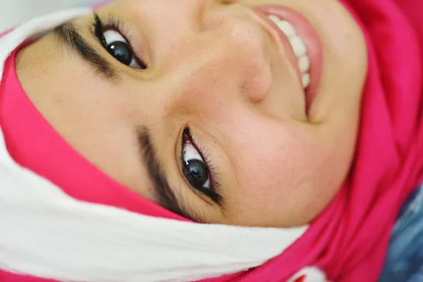Belle fille arabe musulmane Images De Stock Libres De Droits