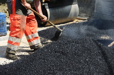 Asfalt inşaat zor iş