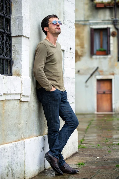 Young man on street — Stock Photo, Image